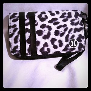 Hurley Clutch